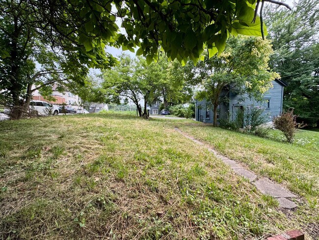 Building Photo - 42 Climax St