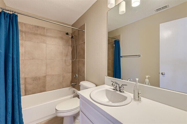 Building Photo - 10616 Mellow Meadow Dr