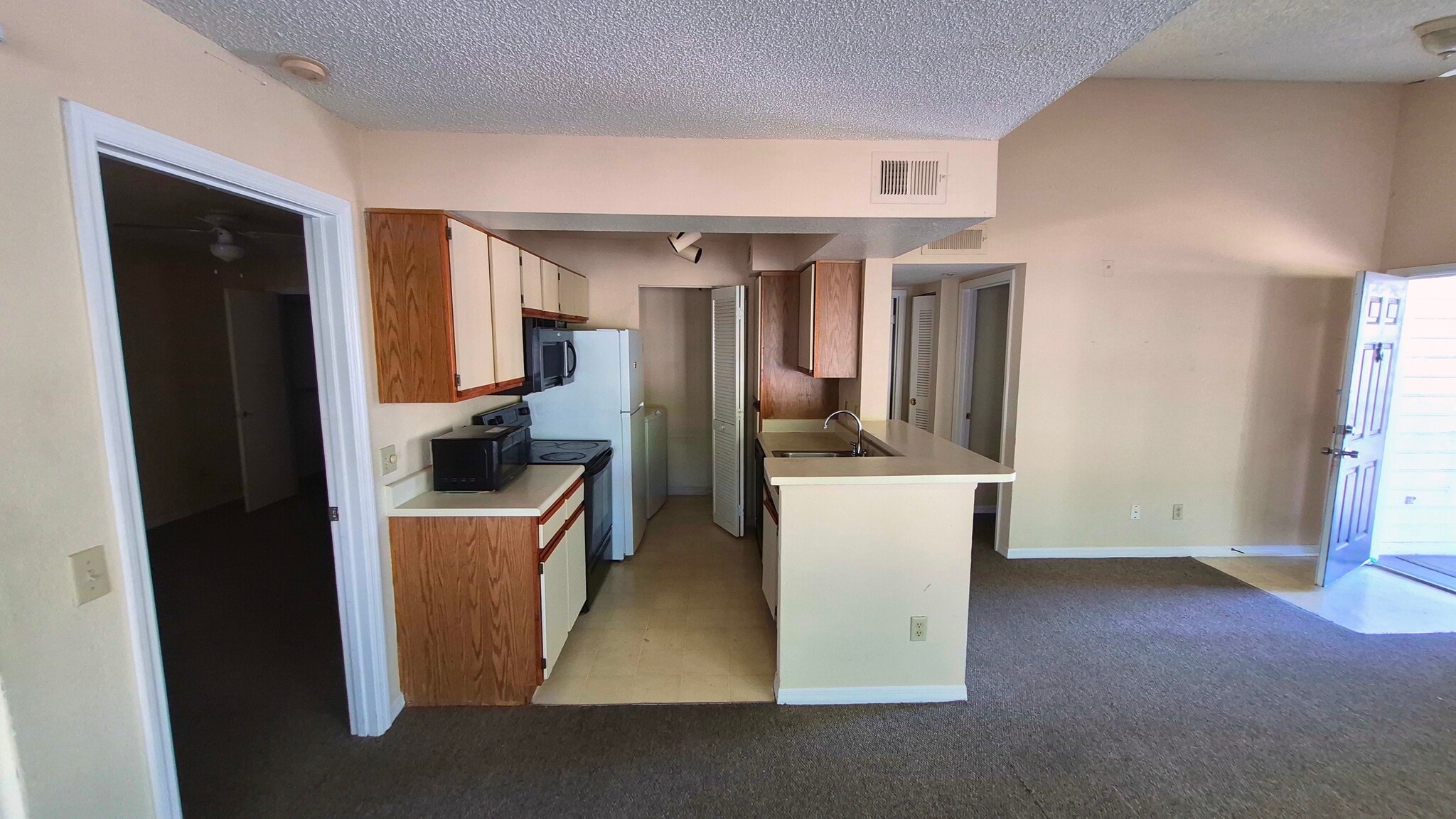 Building Photo - 1033 S Hiawassee Rd