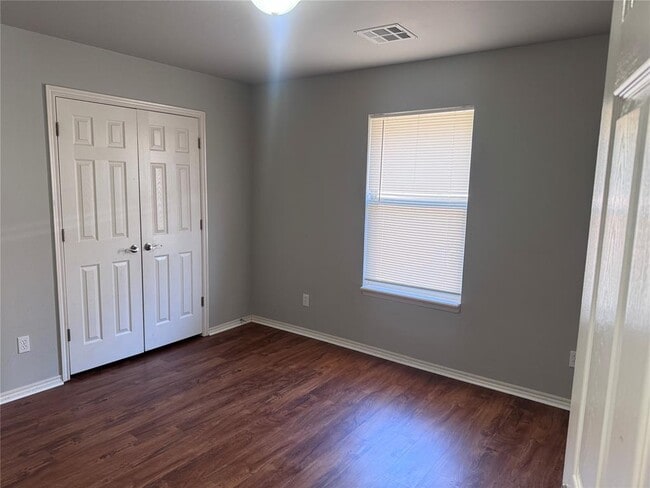 Building Photo - 2525 W Oklahoma Ave