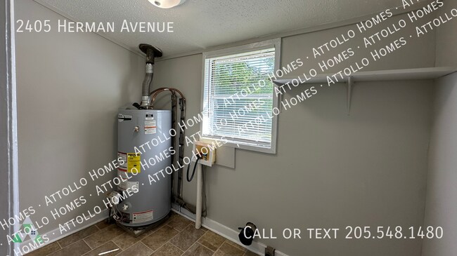 Building Photo - 2405 Herman Ave