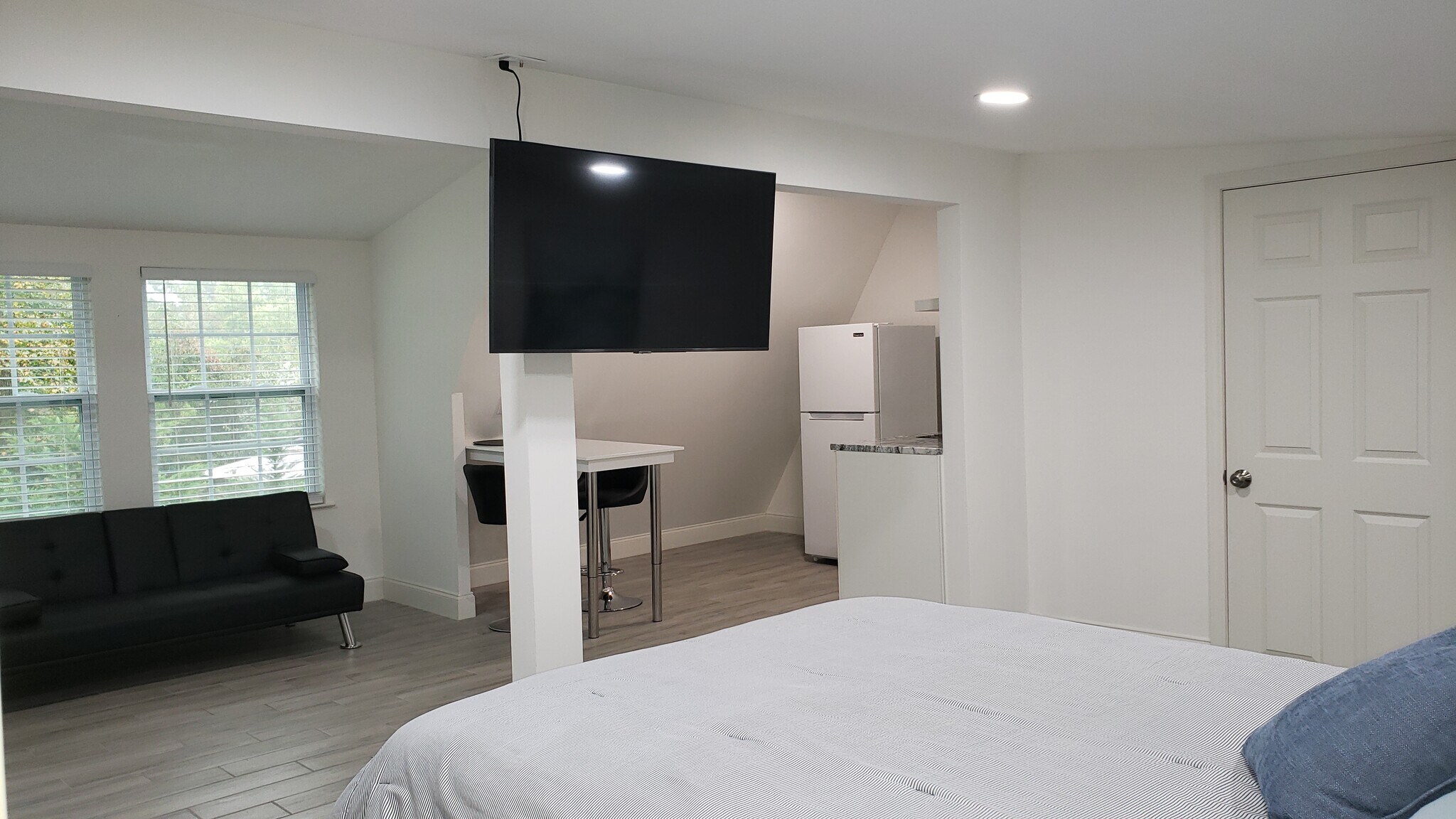 Building Photo - 4265 Parnell Rd