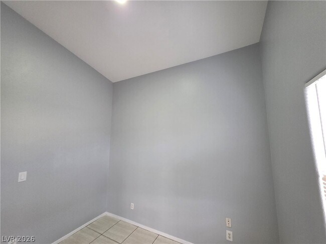 Building Photo - 5843 Berry Hill Ln