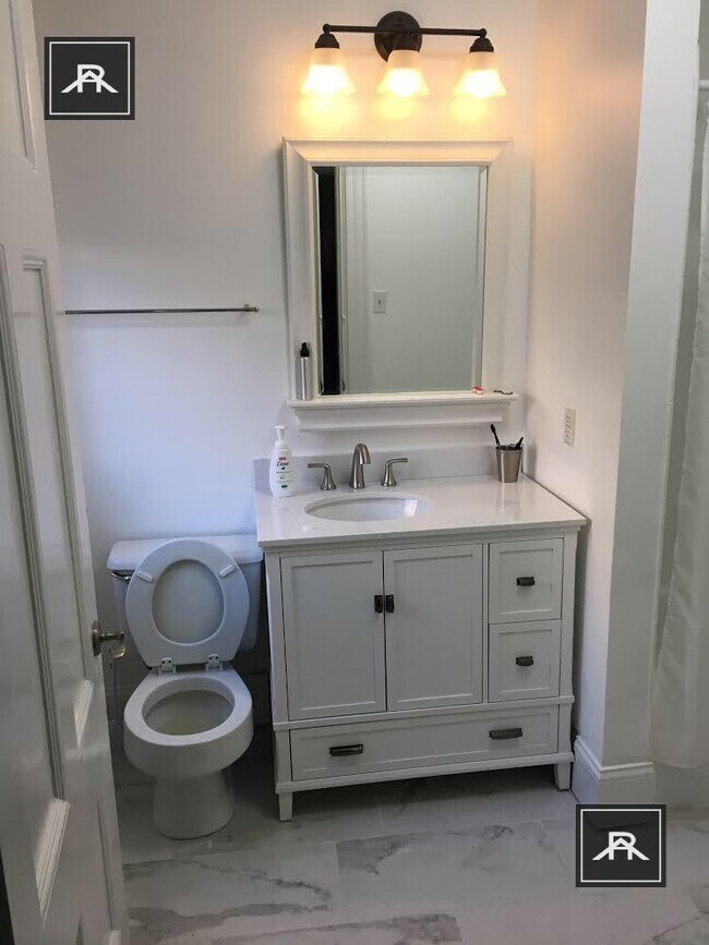 Building Photo - 2 bedroom in Boston MA 02215