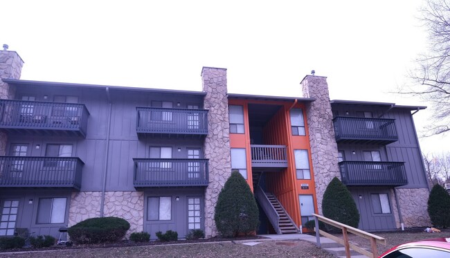 Building Photo - 5400-5600 E 84th Ter- Emerald