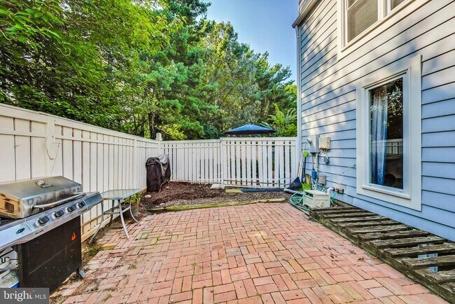 Building Photo - 11924 Redtree Way