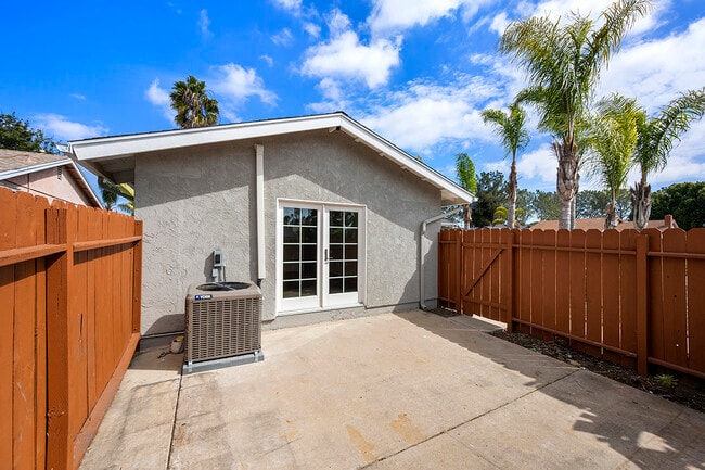 Building Photo - 10875 Barbados Way