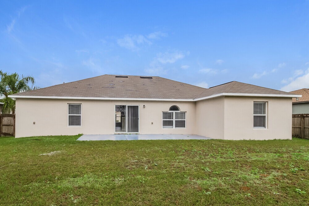 Building Photo - 816 Jarnac Dr