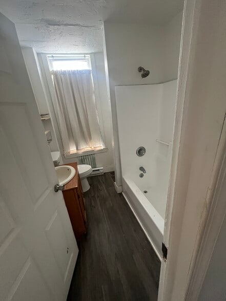 Bathroom - 158 W Jackson St