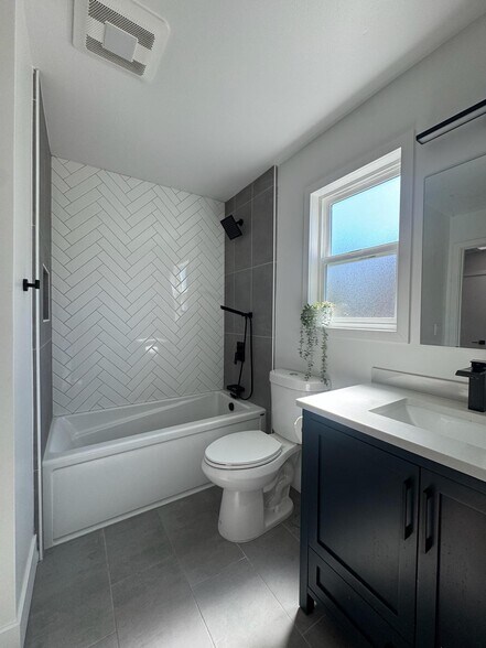 Building Photo - 5868 Lean Way