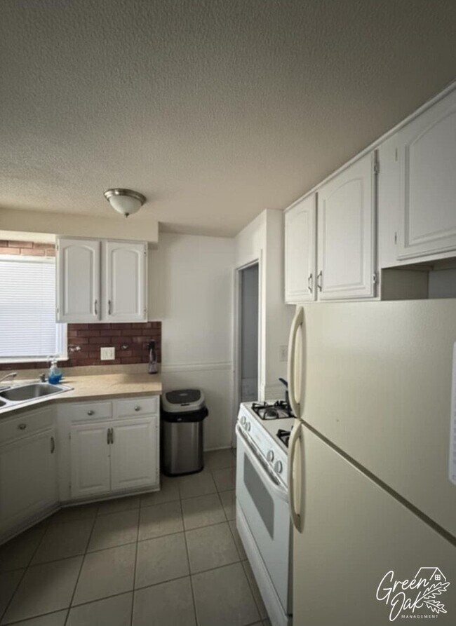 Building Photo - 13000 Rockside Rd