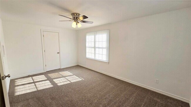 Building Photo - 605 NW 50th St