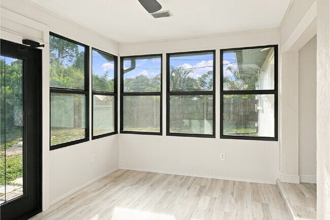 Building Photo - Fully Renovated 3/2 Near Manasota Beach with a Sunroom and a Big Backyard