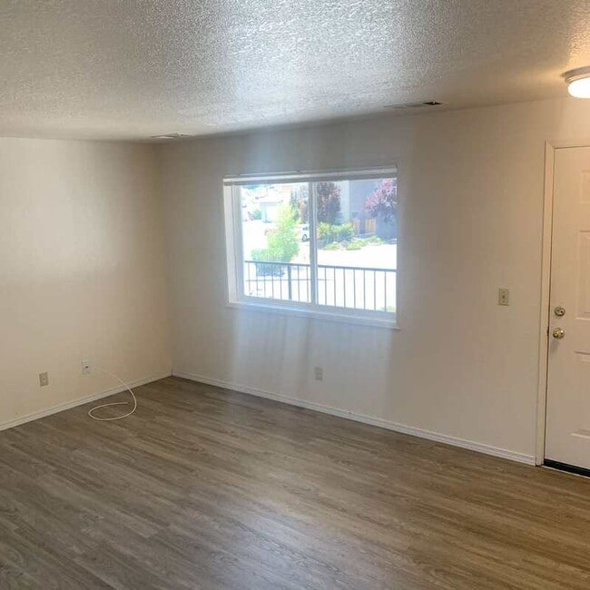 Building Photo - 1852 Medart Ln