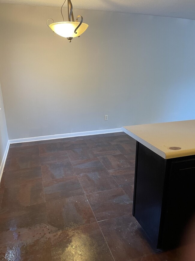 Building Photo - 1805 Tall Pines Cir