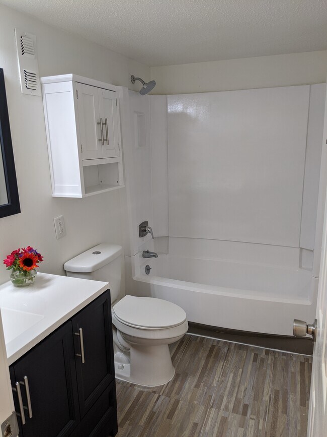 Building Photo - 201 E College Blvd #41