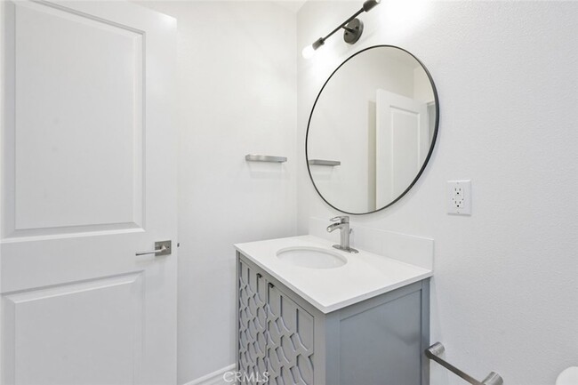 Building Photo - 411 Goldenrod Ave