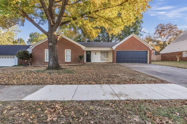 Building Photo - 8439 River Glen Dr