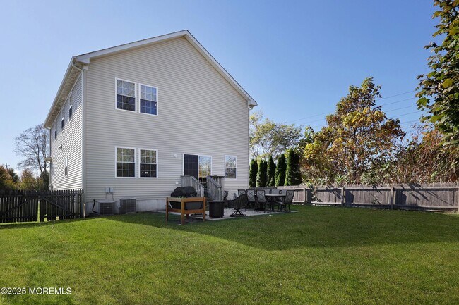 Building Photo - 159 Hulick St