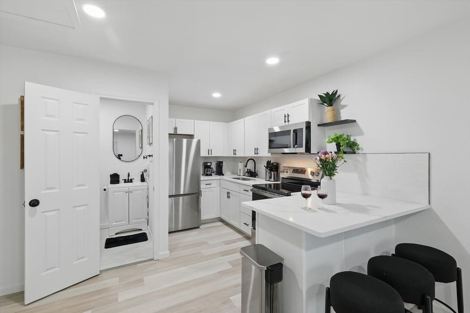 Building Photo - 2336 Minnie St