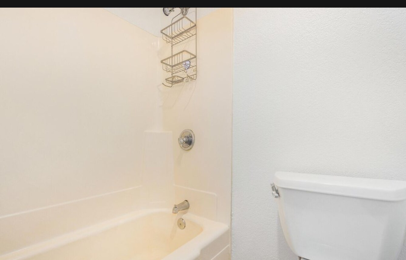 Building Photo - 4482 W Palmaire Ave