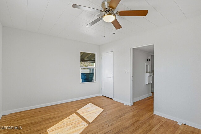 Building Photo - 3249 Lebanon Ave