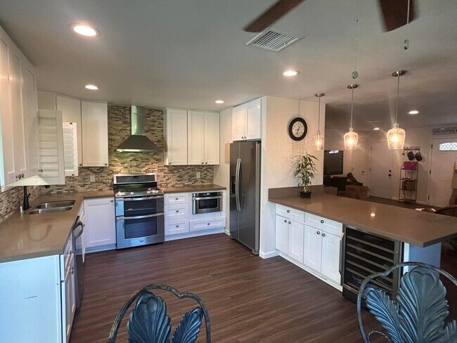Building Photo - 64610 Pinehurst Cir