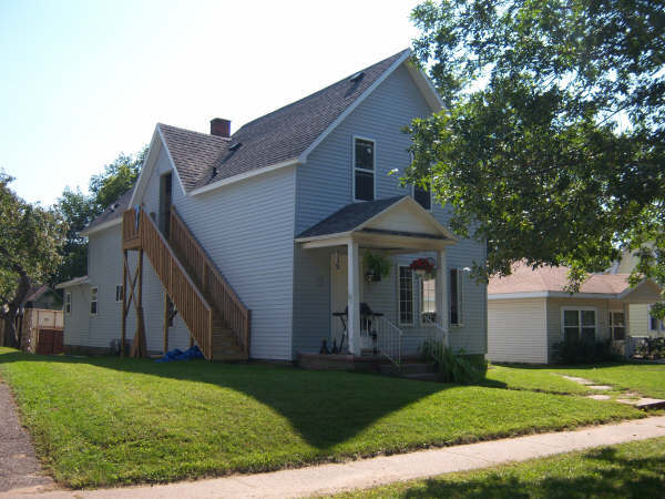 updated exterior - 615 Hudson St