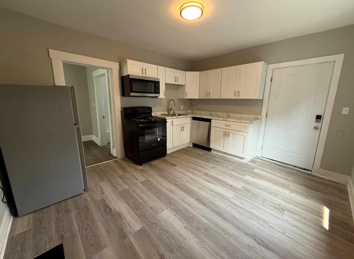 Building Photo - 358 Saint Clair Ave