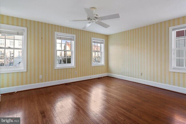 Building Photo - 315 Constitution Ave NE