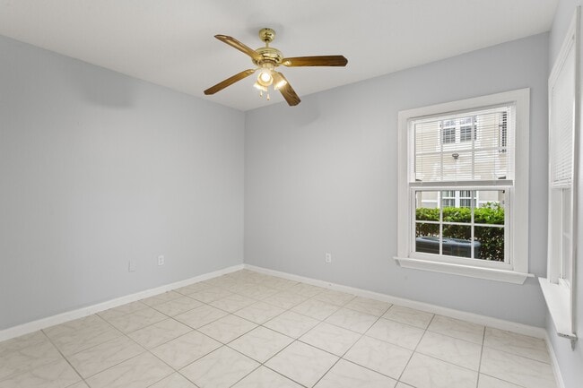 Building Photo - 6548 Swissco Dr
