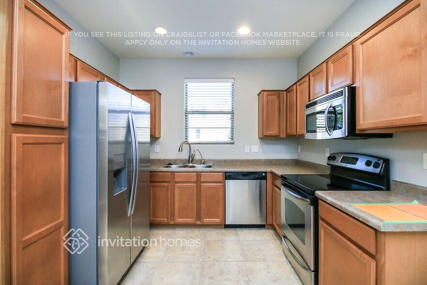 Building Photo - 451 S Hawes Rd