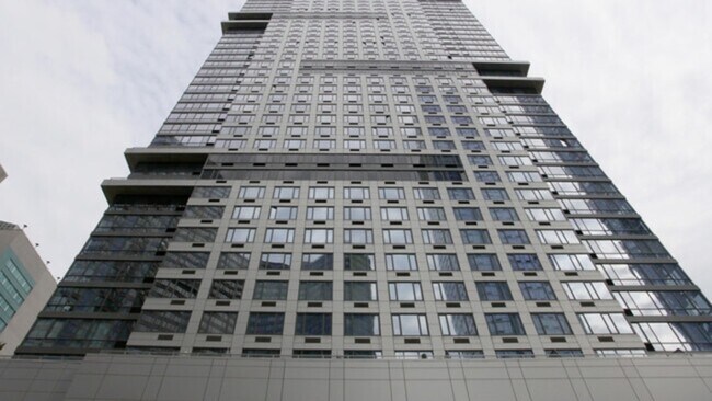 Building Photo - 635 W 42nd St