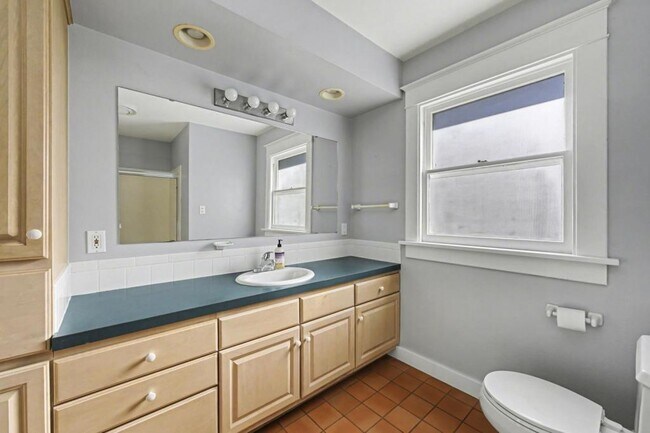 Building Photo - 1846 12th Ave