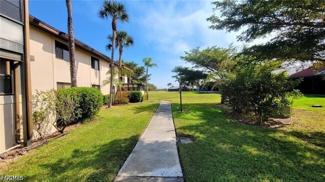 Building Photo - 1064 Villa Dr