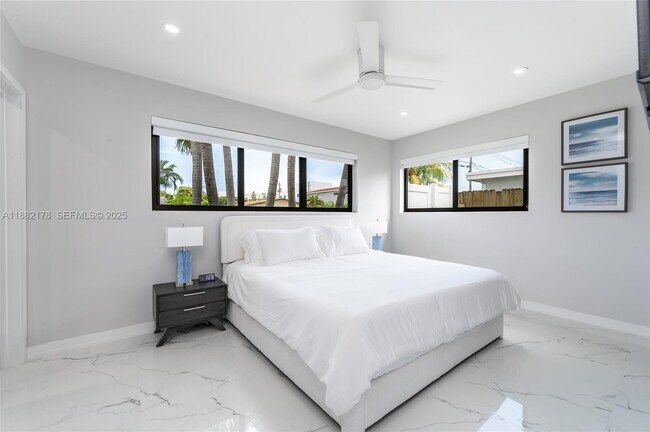 Building Photo - 21230 NE 25th Ct