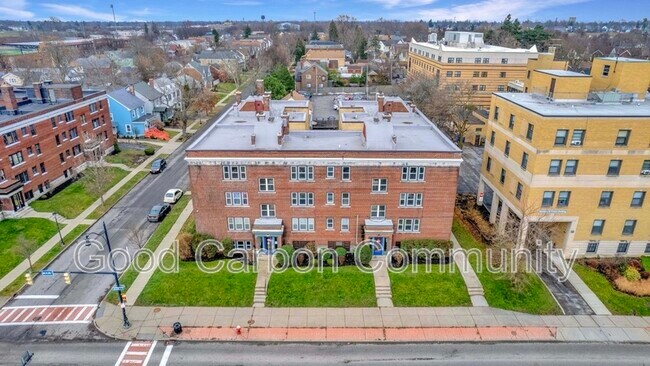 Building Photo - 2809 Main St