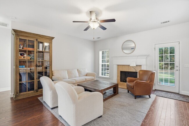 Building Photo - Beautiful Home for Lease in Buckhead