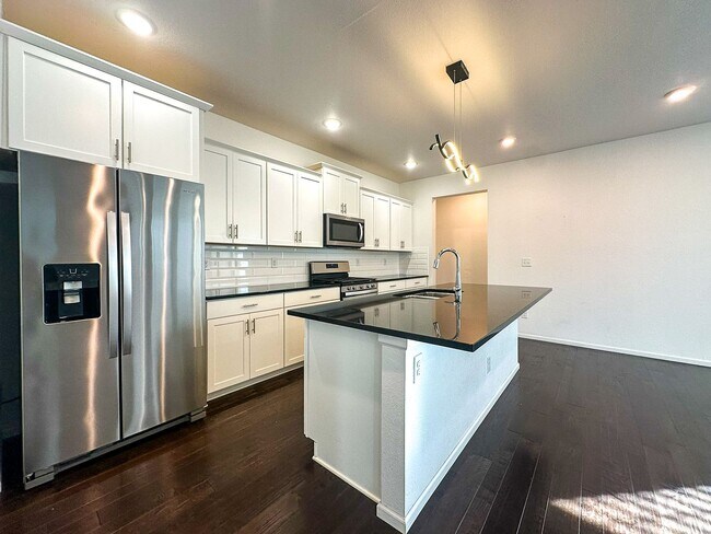 Building Photo - Senderos Creek 3bd paired home