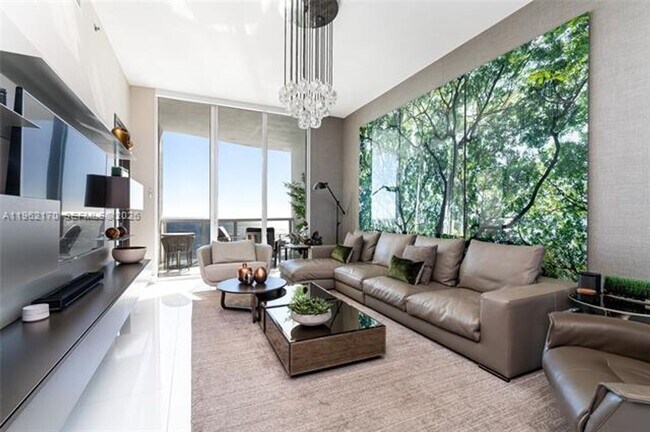 Building Photo - 15901 Collins Ave