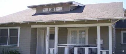 Building Photo - 616 W Chapman Ave