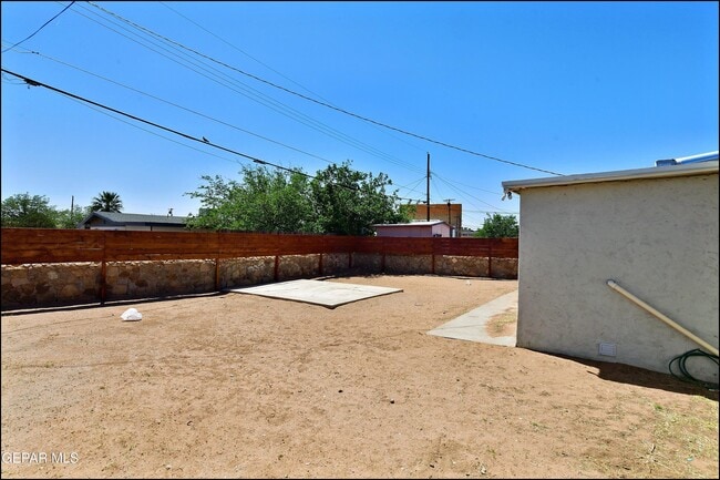 Building Photo - 10324 Newport Dr