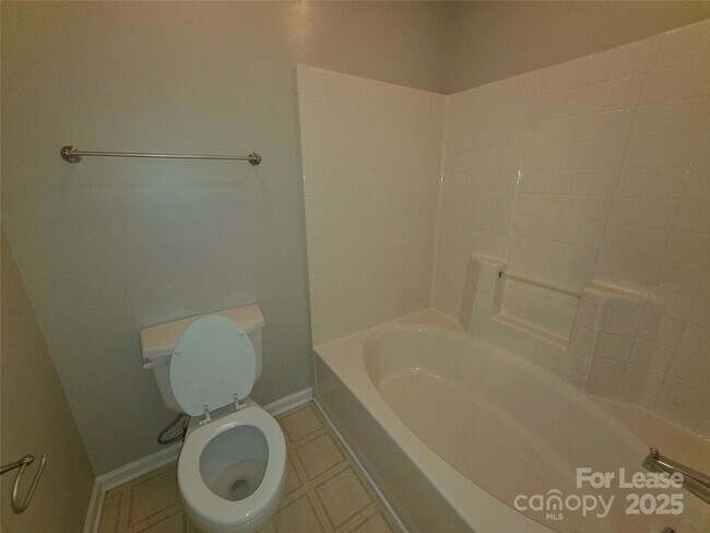 Building Photo - 9933 Birch Knoll Ct