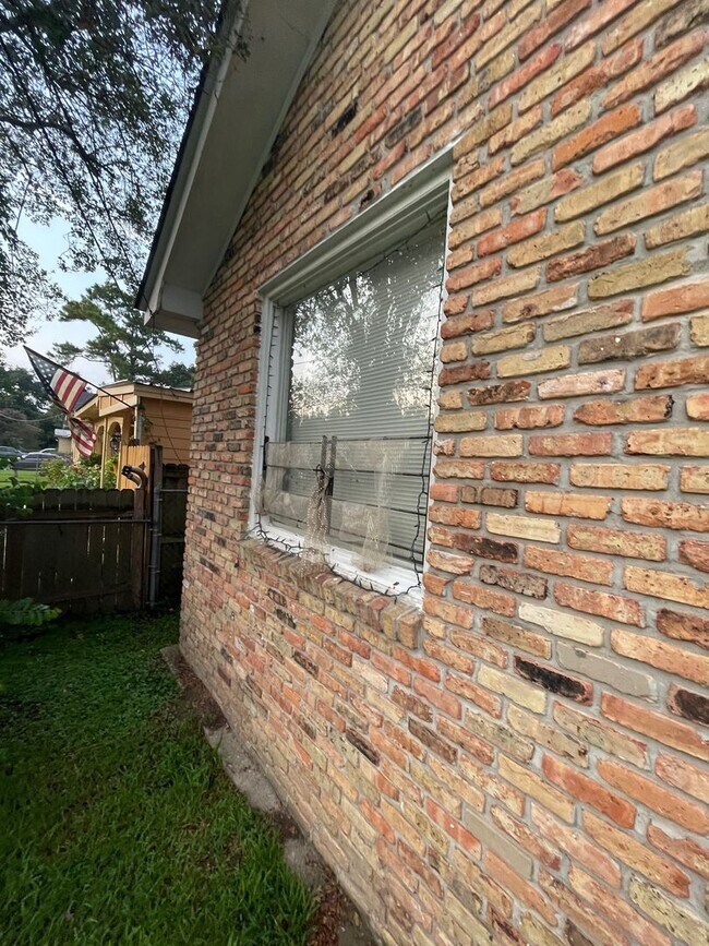 Building Photo - 4236 Delaware St