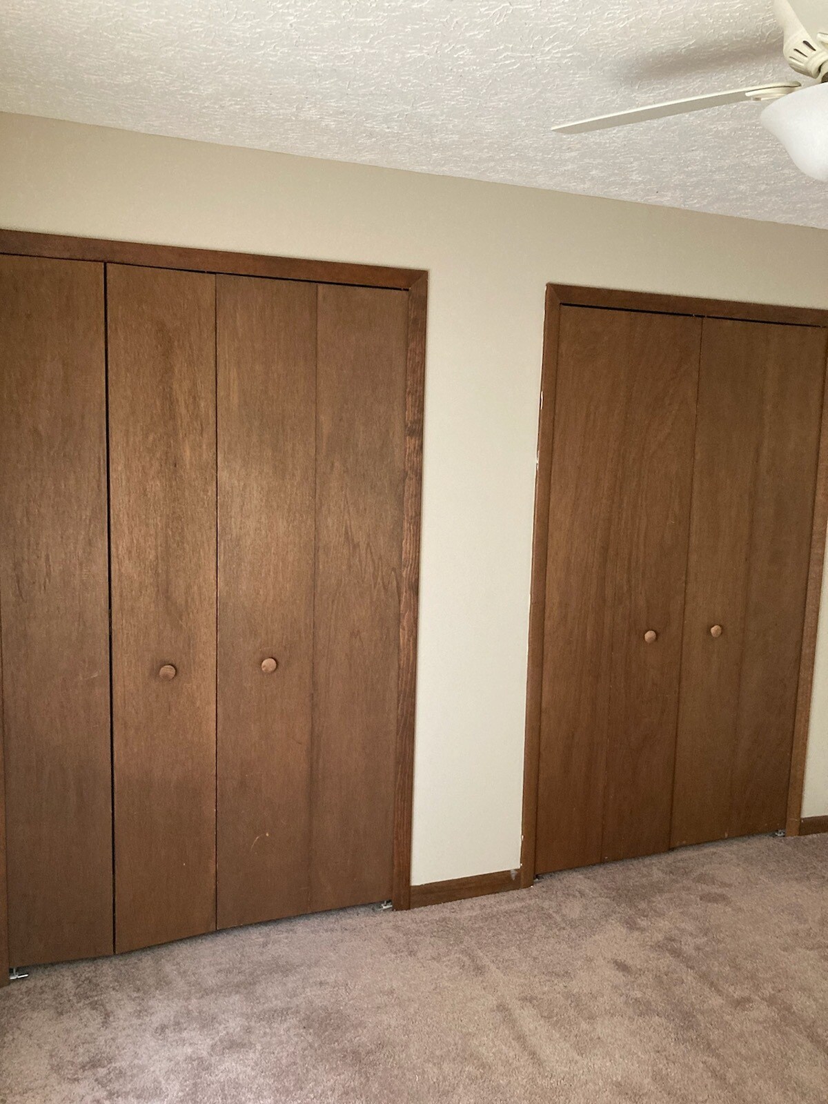 bedroom/closet - 203 S Center St