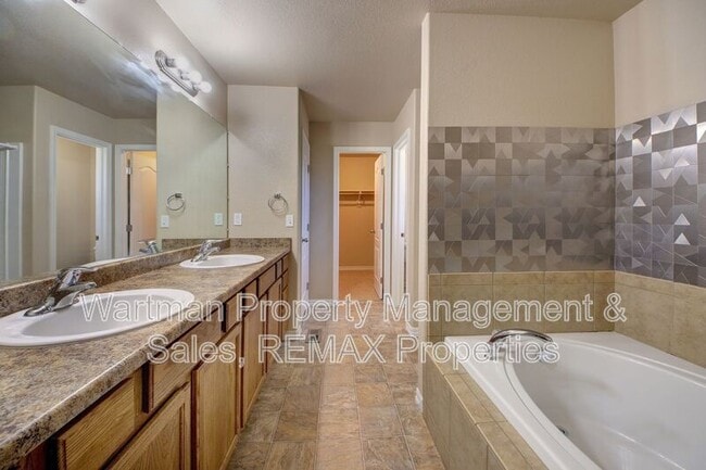 Building Photo - 11590 Hibiscus Ln