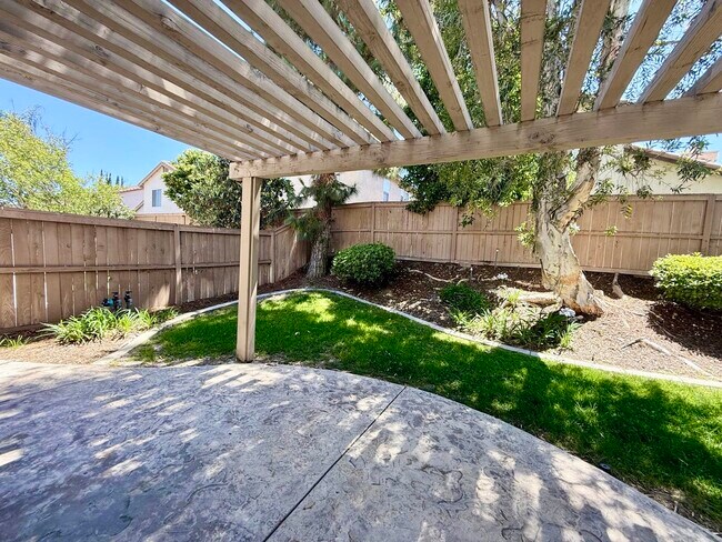 Building Photo - 1304 Thunder Springs Dr