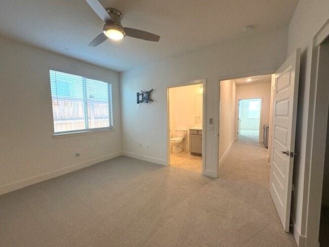 Building Photo - 55+ Rental Home in Heritage