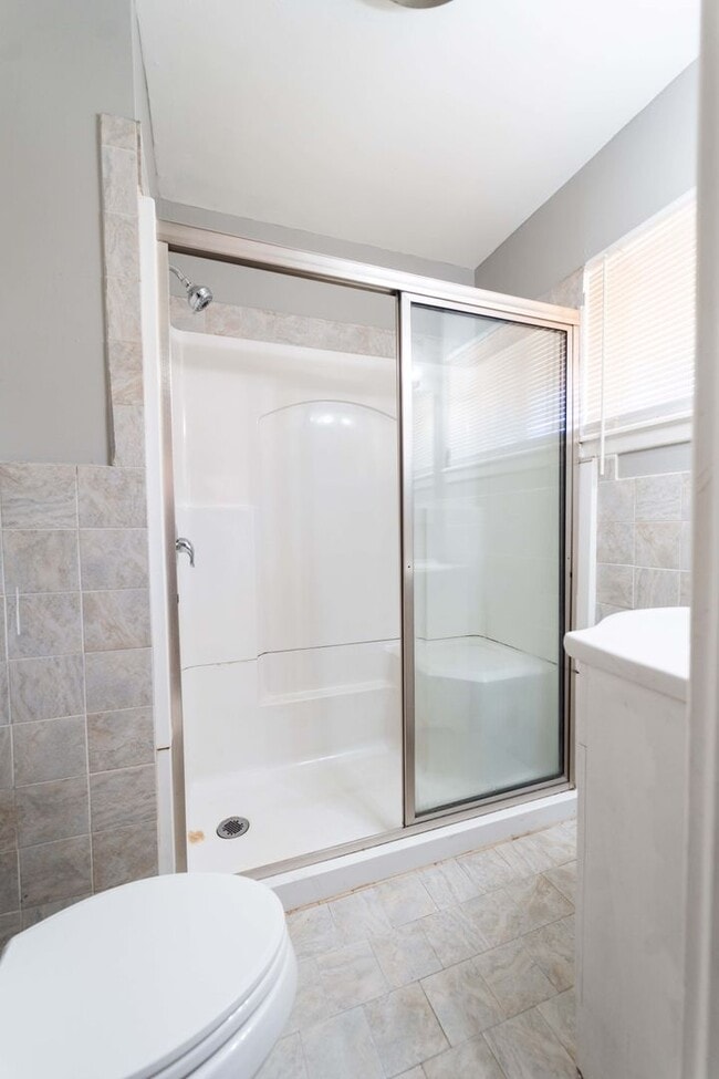 Building Photo - Newly updated!