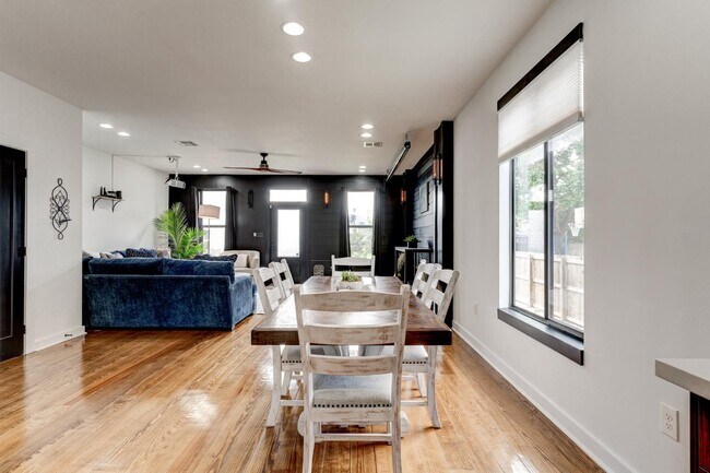 Building Photo - 2504 Dumaine St